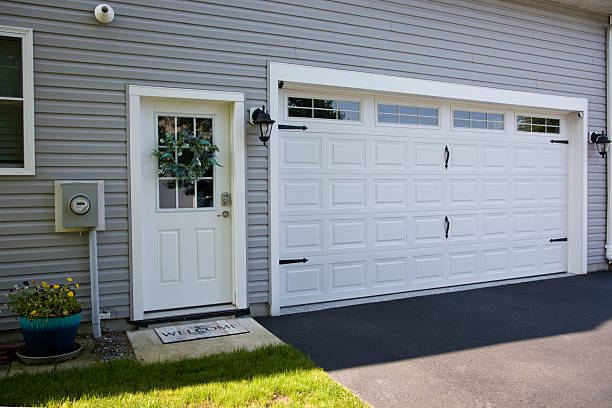 24/7 Emergency Garage Door Panel Replacement experts in Morehead City, NC